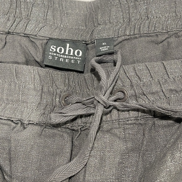 Grey metallic shorts - Picture 3 of 3